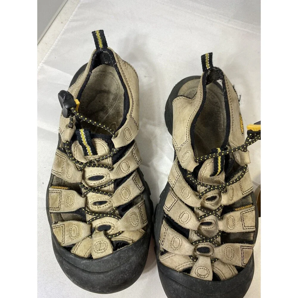 Keen Newport Water Hiking Sandals Mens Size 9 26cm Brown Leather Outdoor